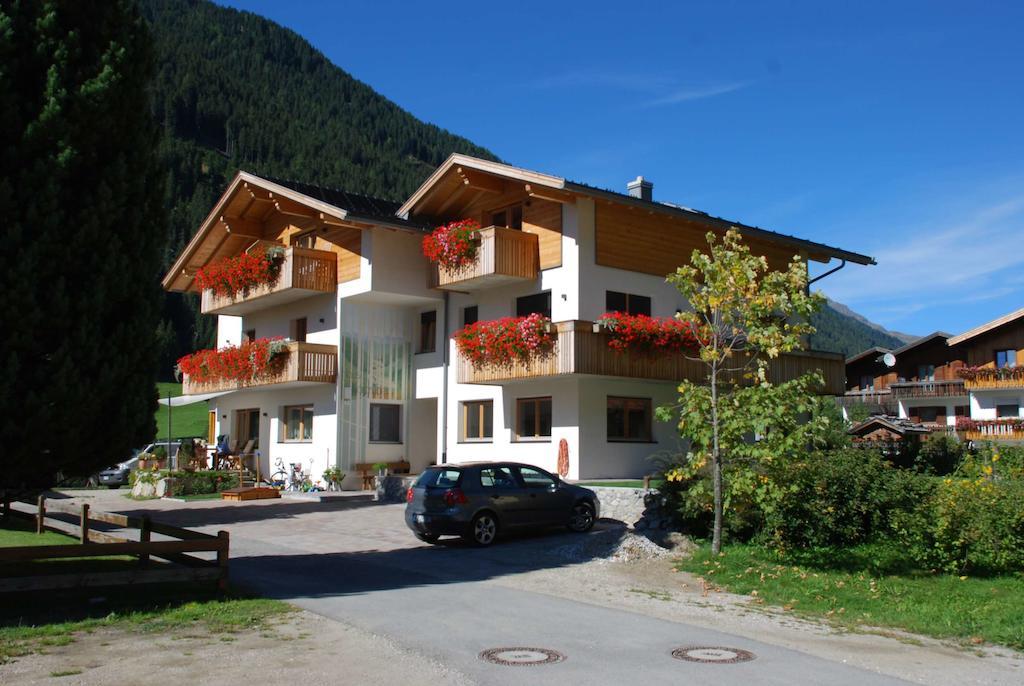 Haus Kargruber Leilighet Santa Maddalena in Casies Eksteriør bilde